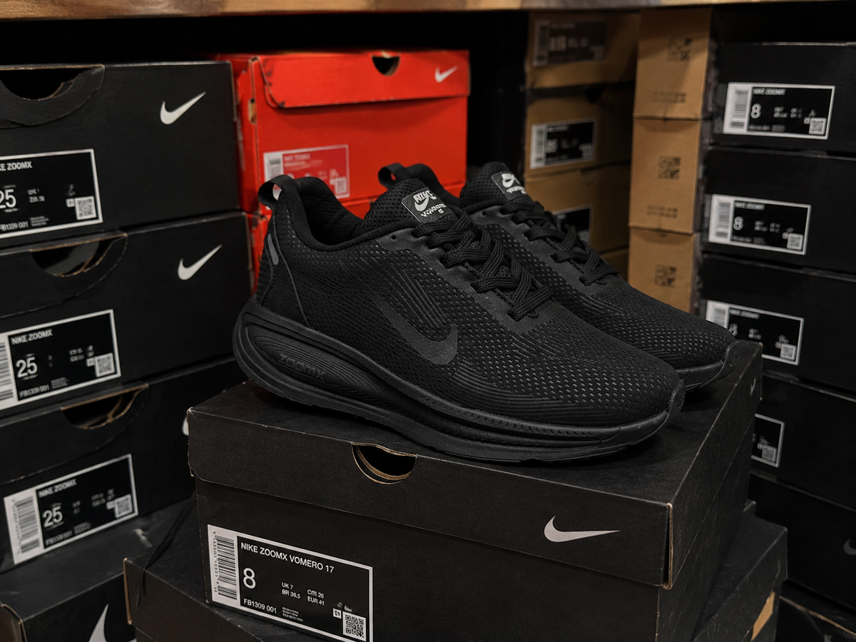 TENIS NIKE VOMERO PLUS. Comodidad que se siente desde el primer paso.